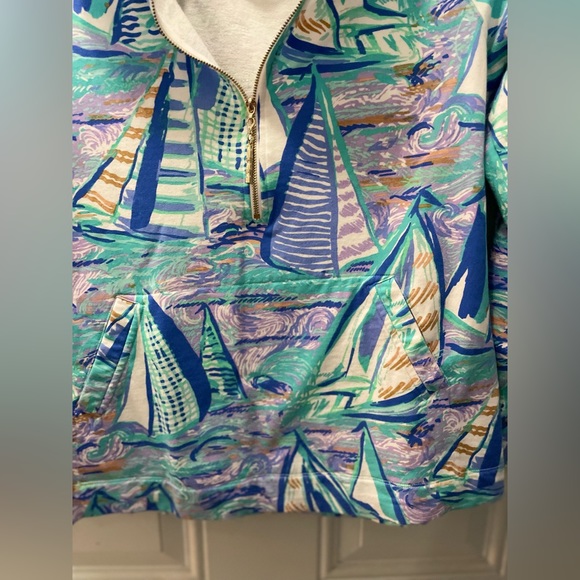 SOLD-Like New Lilly Pulitzer Skipper Popover In Aboat Time Size Medium💙⛵️💙 - Picture 9 of 10